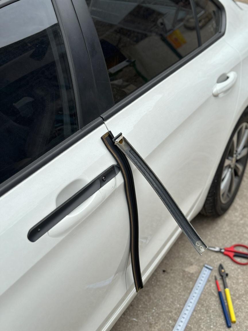 汽车百科：一篇详解车门密封条更换的实用指南
