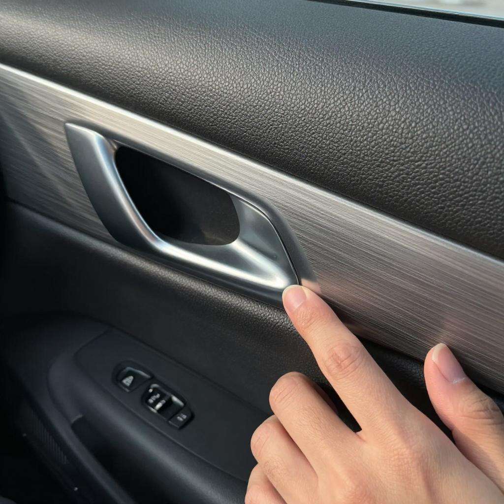 内饰改装材质选择：打造个性车内空间的终极指南第三张图